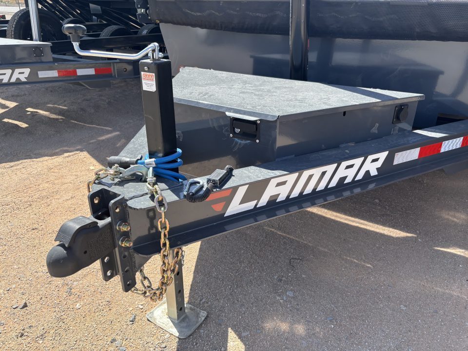 2027 Lamar photo 4