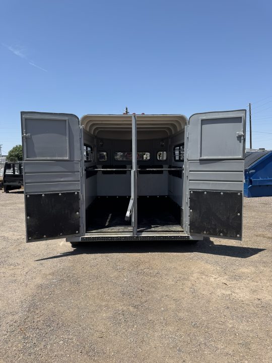 Used 1989 Charmac Trailers 2H STRAIGHT LOAD Horse Trailer