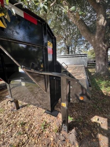 New 2025 Big Tex Trailers 22GN-25D5A Deckover Trailer