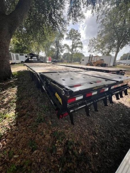 New 2025 Big Tex Trailers 22GN-25D5A Deckover Trailer
