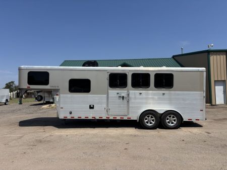 Used 2017 Sundowner 3 Horse LQ Trailer