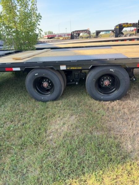 New 2025 BIG TEX TRAILERS 25GN-35D5A Flatbed Trailer