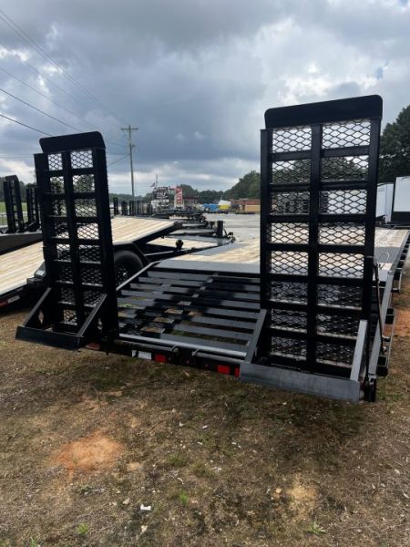 Used 2026 Diamond C Trailers DEC207 Deckover Trailer