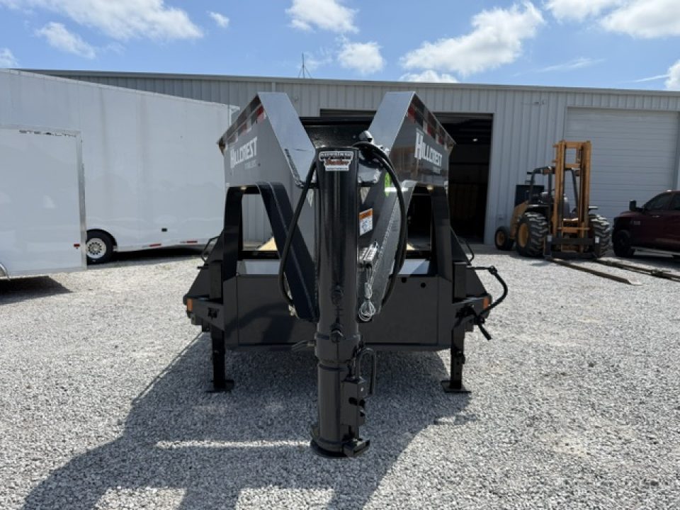 New HillCrest Gooseneck 35+5 17.6 W/ Max Ramps