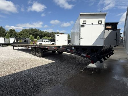 New HillCrest Gooseneck 35+5 17.6 W/ Max Ramps