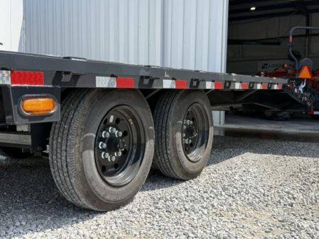 New HillCrest Gooseneck 35+5 17.6 W/ Max Ramps