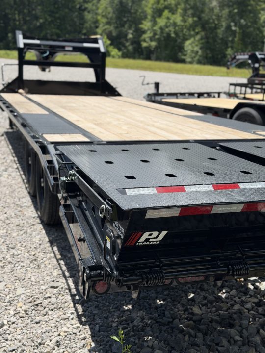 New 2027 PJ Trailers LS 20+5 Gooseneck Bodies