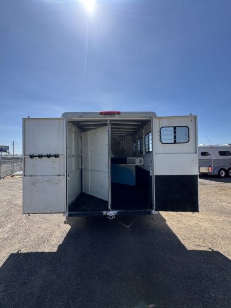 Used 2001 Legend Trailers 3H GN W/ WEEKENDER Horse Trailer