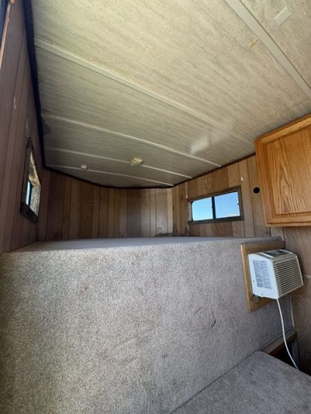 Used 2001 Legend Trailers 3H GN W/ WEEKENDER Horse Trailer