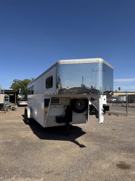 Used 2001 Legend Trailers 3H GN W/ WEEKENDER Horse Trailer