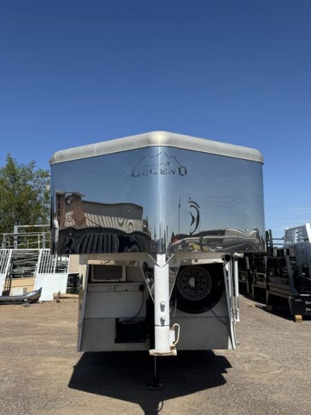 Used 2001 Legend Trailers 3H GN W/ WEEKENDER Horse Trailer