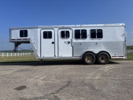Used 2006 Featherlite Trailers 3H GN Horse Trailer