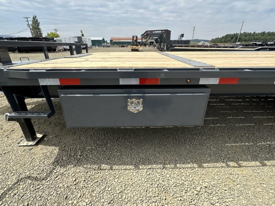 New 2027 Lamar Trailers FA 102X26/21K Tilt Trailer