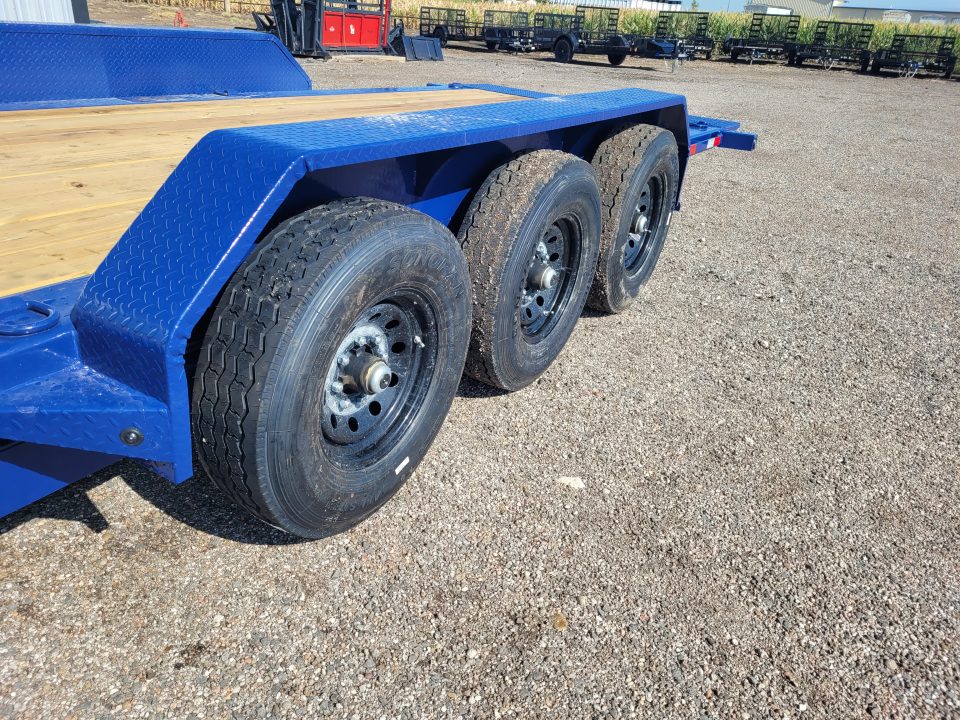 New 2027 Load Trail 83"x26' Gooseneck Triple Axle Tilt Trailer