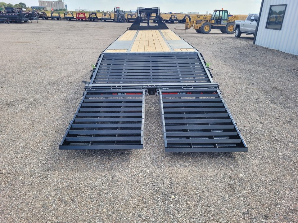 New 2027 Load Trail 102"x32' Gooseneck Deckover Trailer