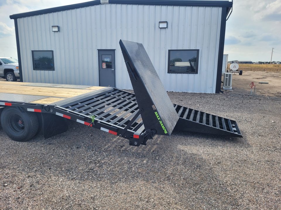 New 2027 Load Trail 102"x32' Gooseneck Deckover Trailer