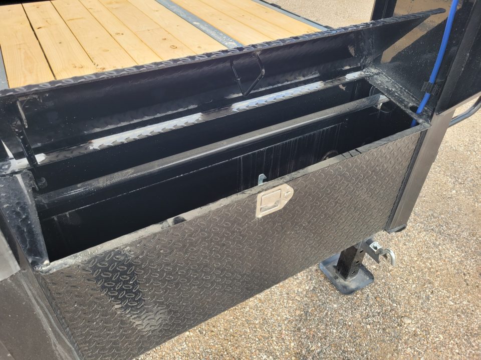 New 2027 Load Trail 102"x32' Gooseneck Deckover Trailer