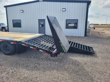 New 2027 Load Trail 102"x32' Gooseneck Deckover Trailer