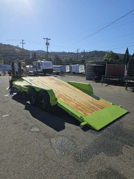 New SALE! SPLIT TILT 2027 Diamond C Trailers HDT207 82X20 Equipment Trailer 15500 GVWR LIME GREEN