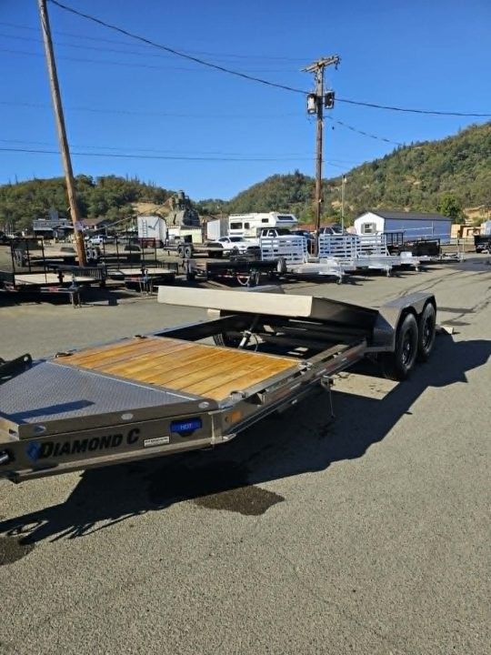 New SALE! SPLIT-TILT 2026 Diamond C HDT207 82X20 Equipment Trailer 15500 GVWR METALLIC MOCHA