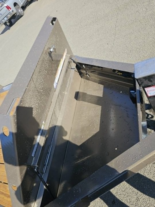 New SALE! SPLIT-TILT 2026 Diamond C HDT207 82X20 Equipment Trailer 15500 GVWR METALLIC MOCHA