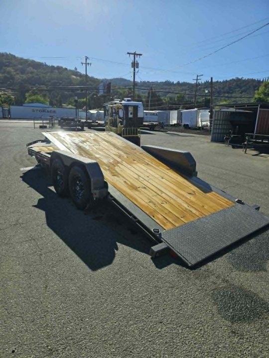 New SALE! SPLIT-TILT 2026 Diamond C HDT207 82X20 Equipment Trailer 15500 GVWR METALLIC MOCHA