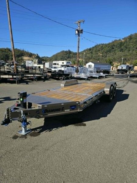 New SALE! SPLIT-TILT 2026 Diamond C HDT207 82X20 Equipment Trailer 15500 GVWR METALLIC MOCHA