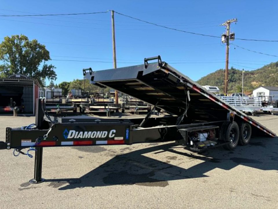 New DECKOVER 2026 Diamond C Trailers DET207 20' X 102" 15500 GVWR FULL TILT BLUETOOTH HYDRAULIC JACK UPGRADED ONYX BLACK TRAILER