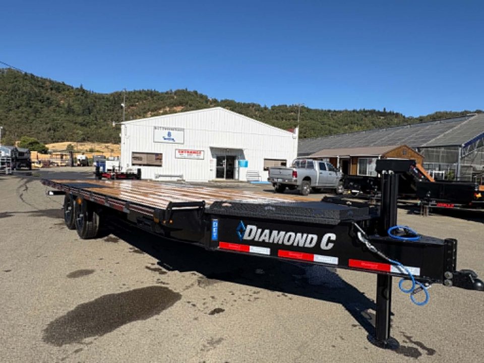 New DECKOVER 2026 Diamond C Trailers DET207 20' X 102" 15500 GVWR FULL TILT BLUETOOTH HYDRAULIC JACK UPGRADED ONYX BLACK TRAILER