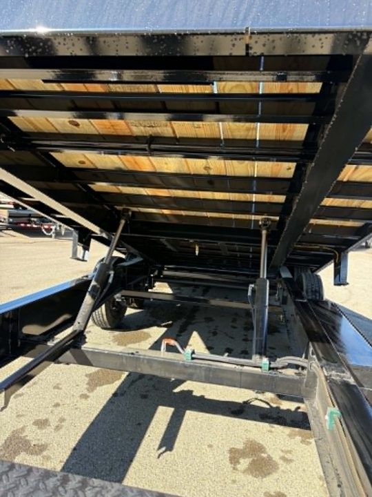 New DECKOVER 2026 Diamond C Trailers DET207 20' X 102" 15500 GVWR FULL TILT BLUETOOTH HYDRAULIC JACK UPGRADED ONYX BLACK TRAILER