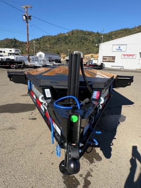 New DECKOVER 2026 Diamond C Trailers DET207 20' X 102" 15500 GVWR FULL TILT BLUETOOTH HYDRAULIC JACK UPGRADED ONYX BLACK TRAILER