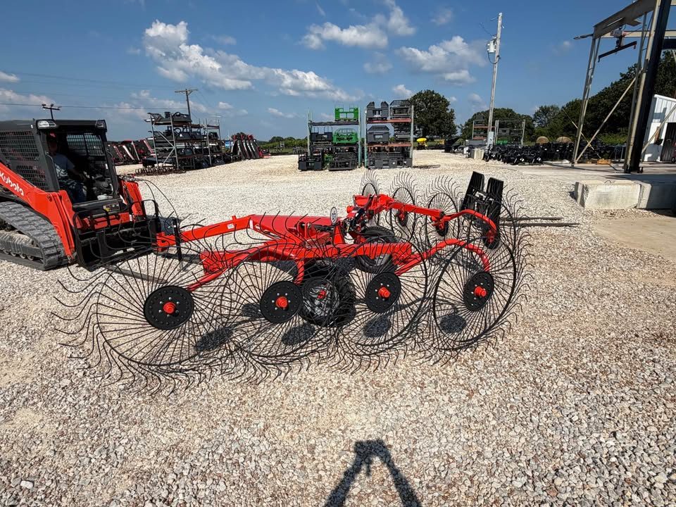New 2026 KUHN SR 108 Hay Rake