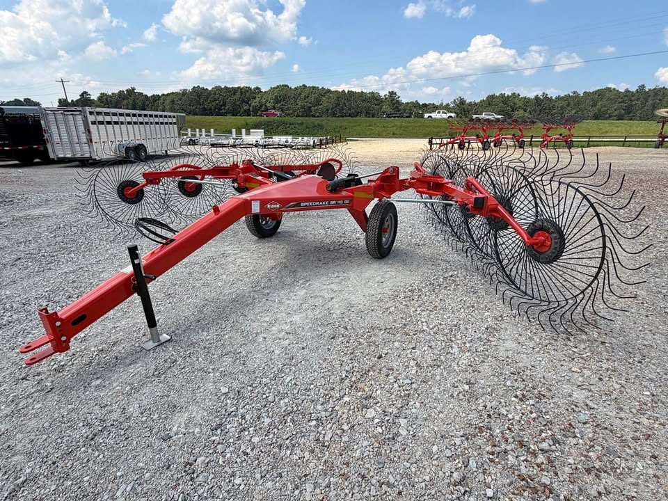 New 2026 Kuhn SR 110 Hay Rake