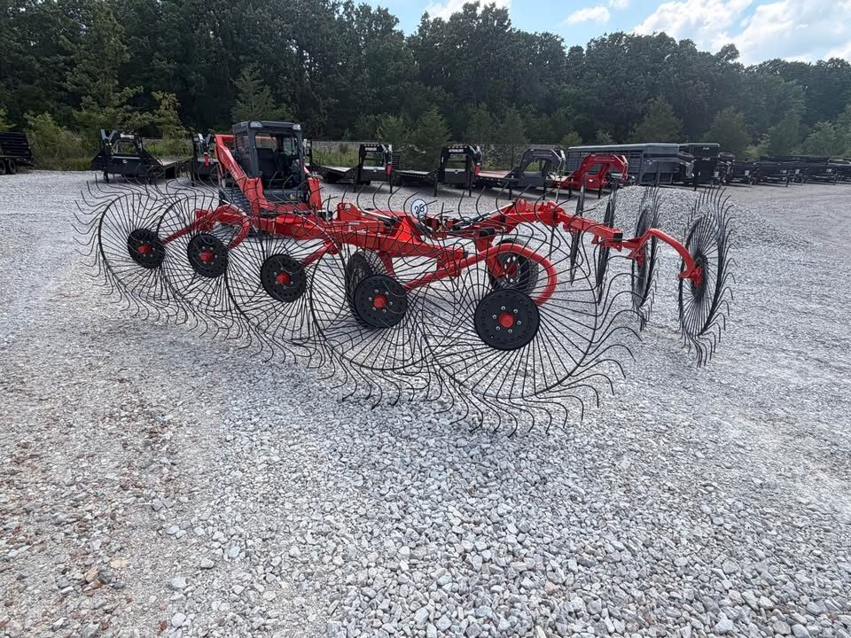 New 2026 Kuhn SR 110 Hay Rake
