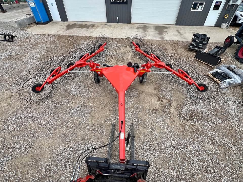 New 2026 Kuhn SR 112 Hay Rake