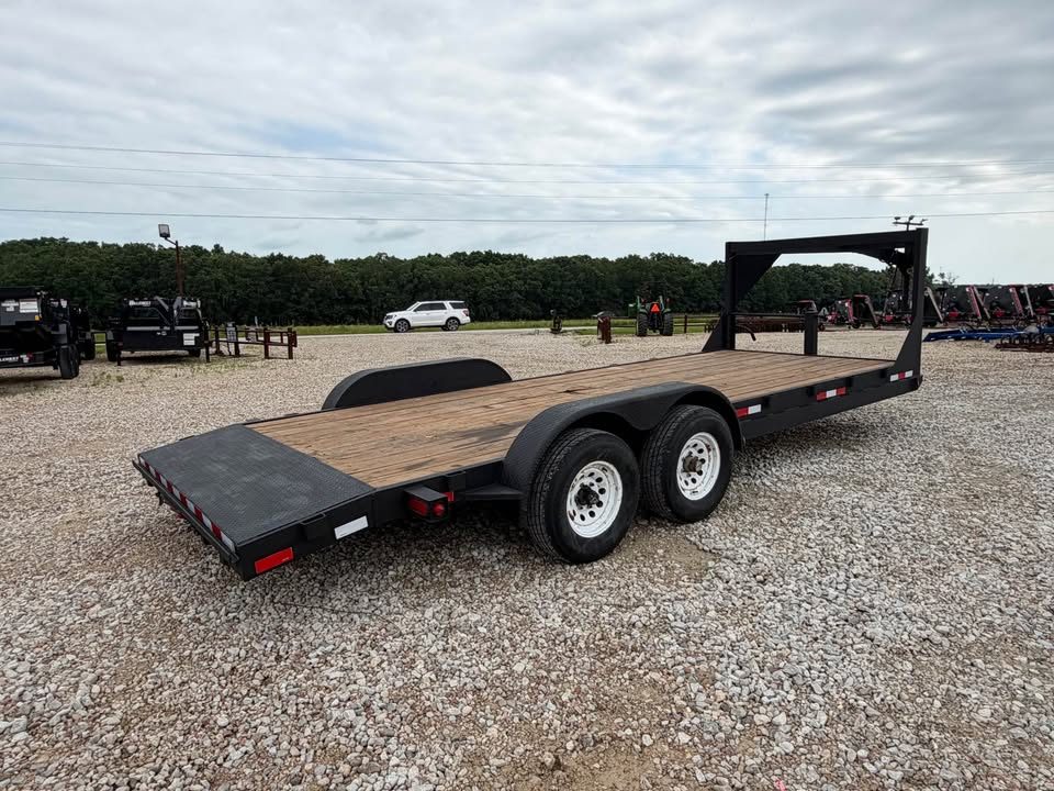 New 2004 Trailerman 20" gn equipment trailer