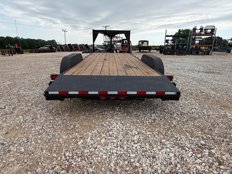 New 2004 Trailerman 20" gn equipment trailer