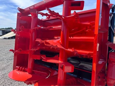 New 2026 Kuhn PS242 manure spreader