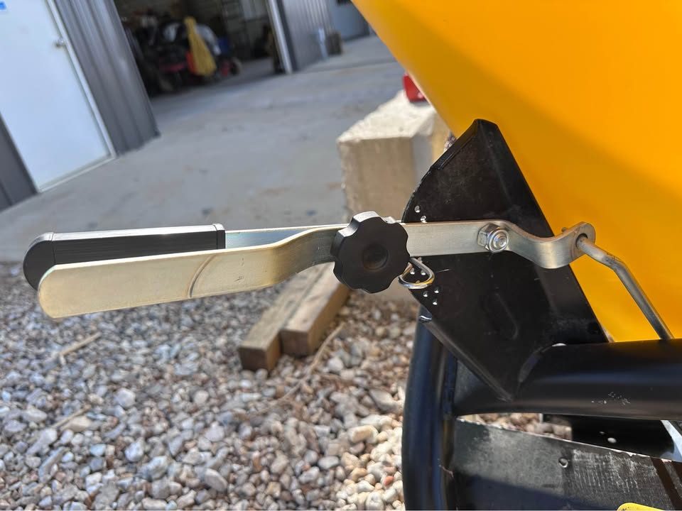 New Grass seeder 992 pound