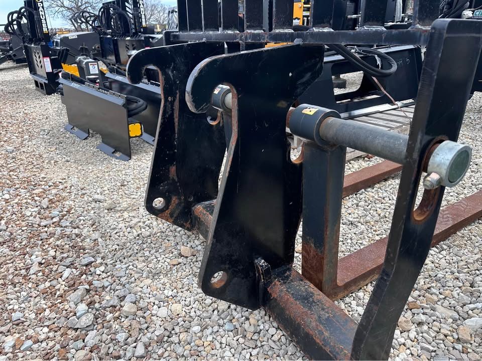 Used 2019 Caterpillar  TL943/JLG