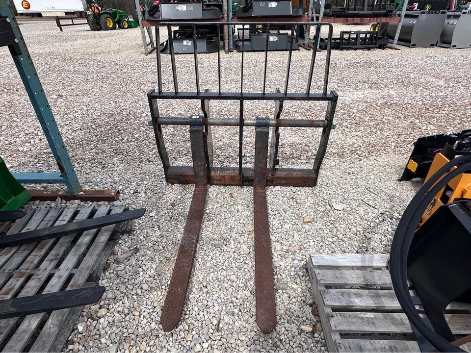 Used 2019 Caterpillar  TL943/JLG