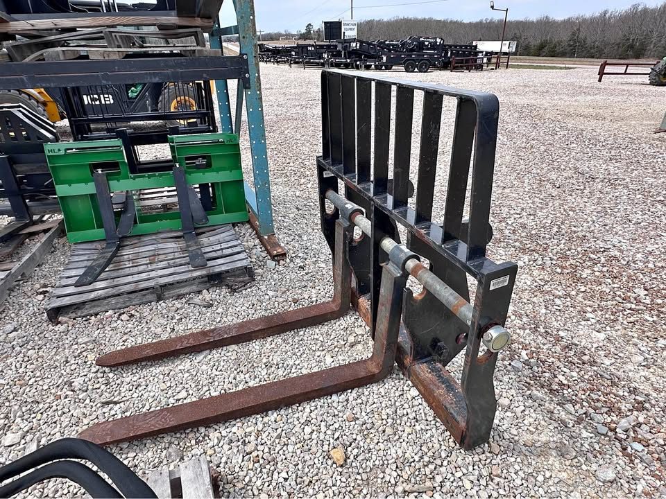 Used 2019 Caterpillar  TL943/JLG