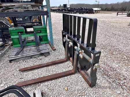Used 2019 Caterpillar  TL943/JLG