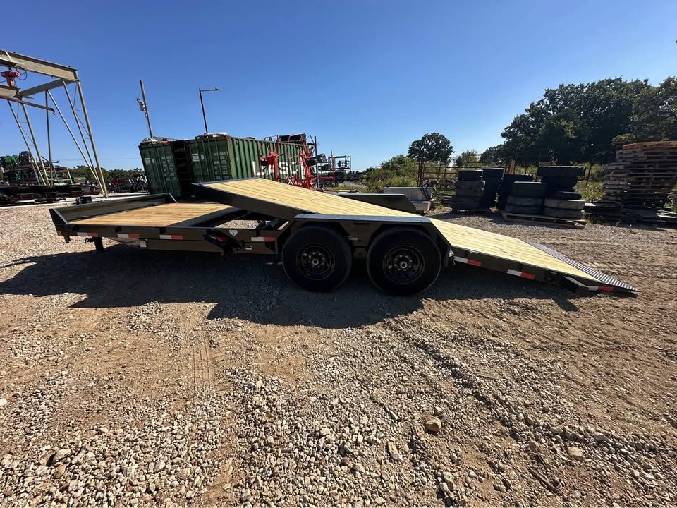 New 2026 Hillcrest 22" tilt trailer 14k