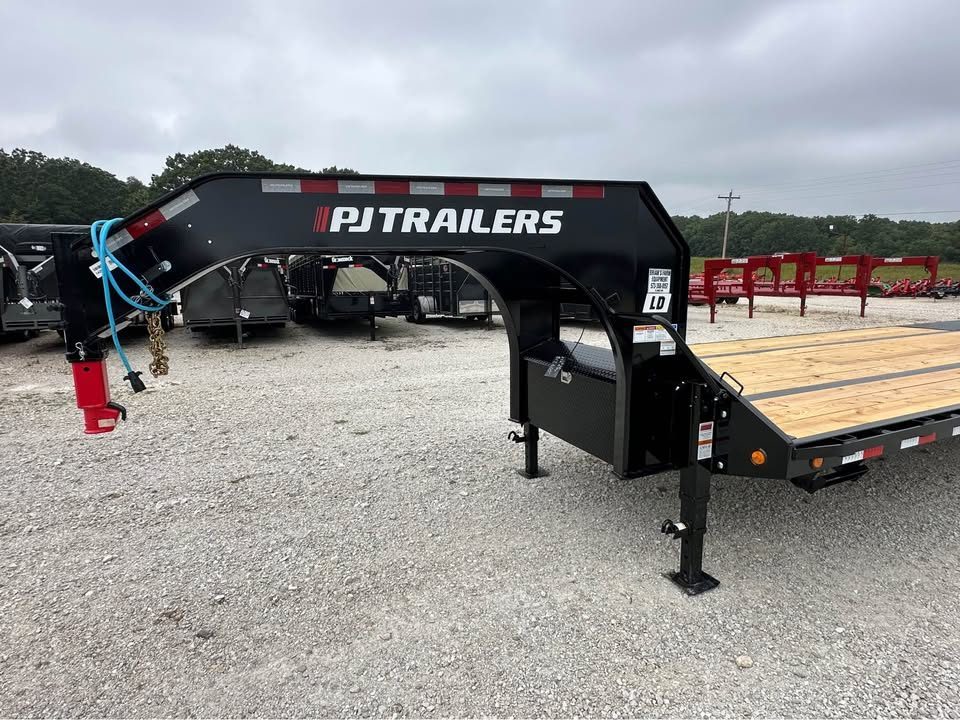 New 2026 pJ trailers  LD 32" dual tandem gooseneck