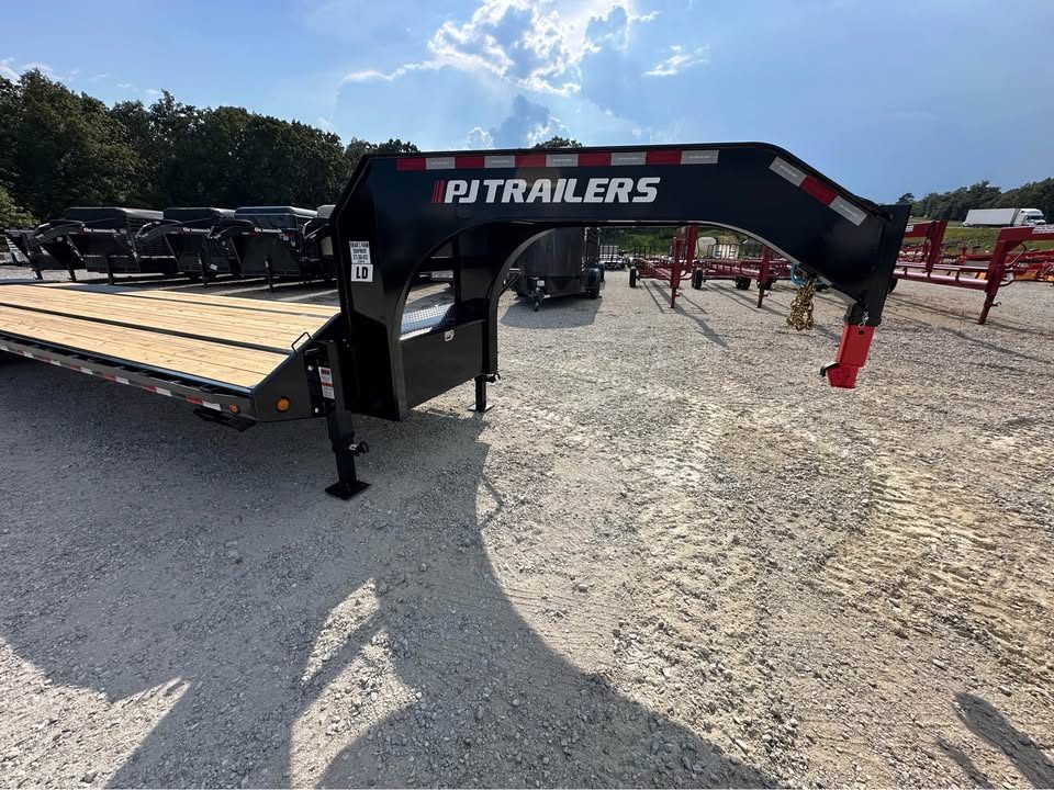 New 2026 PJ trailers  35" LD dual tandem gooseneck