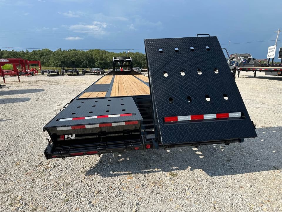 New 2026 PJ trailers  35" LD dual tandem gooseneck