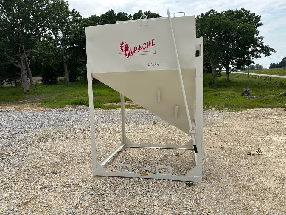 New 2026 Apache 3.5 ton stationary feed bin
