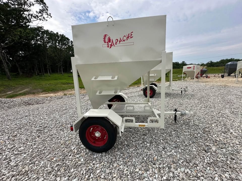 New 2026 Apache 6500 portable feed bin