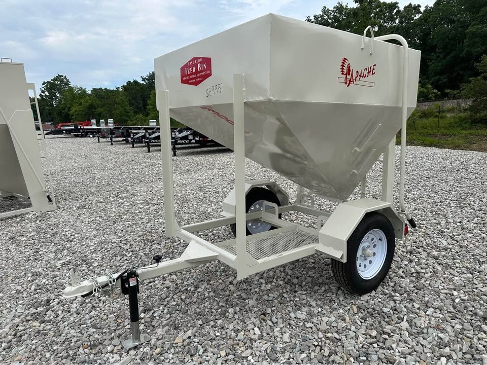 New 2026 Apache 3000 portable feed bin